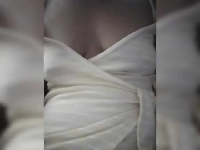 Live sex webcam photo for Soni1211 #291980234