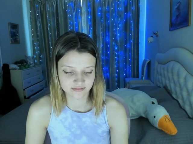 Live sex webcam photo for SoniNex #275461679