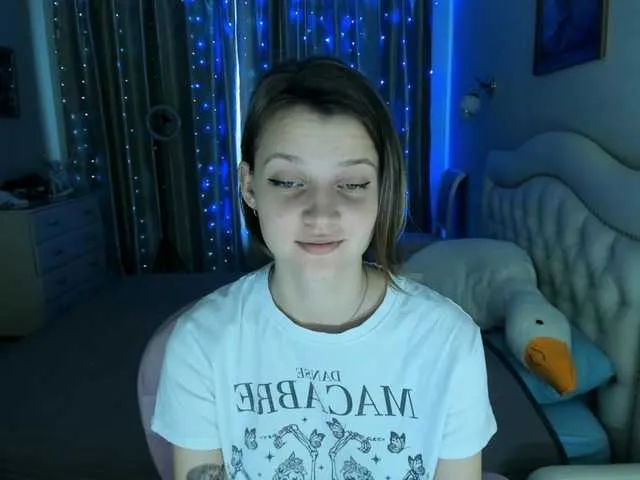 Live sex webcam photo for SoniNex #276211387