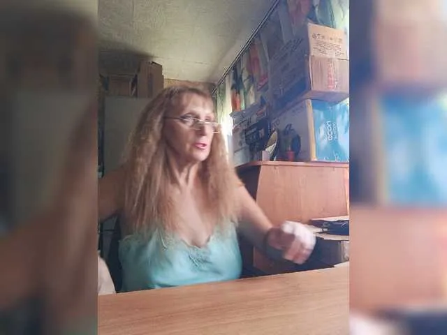 Live sex webcam photo for Sonya48 #276348281