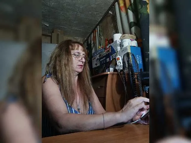 Live sex webcam photo for Sonya48 #278167192