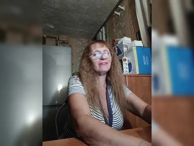 Live sex webcam photo for Sonya48 #290030939