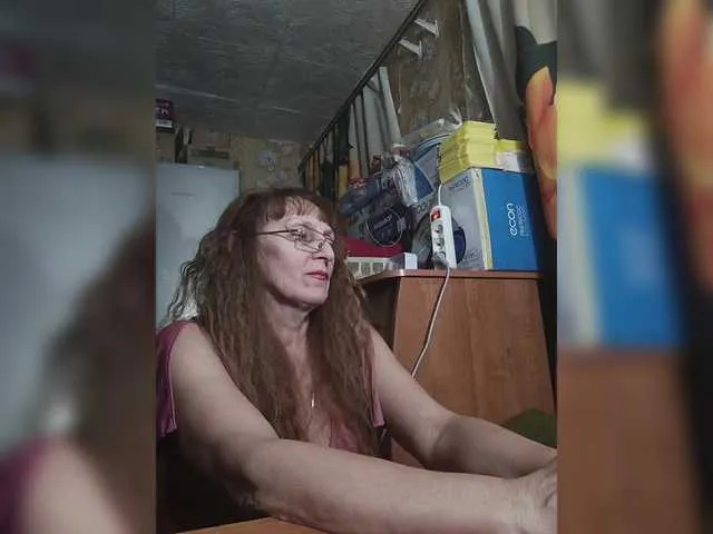 Live sex webcam photo for Sonya48 #290423728