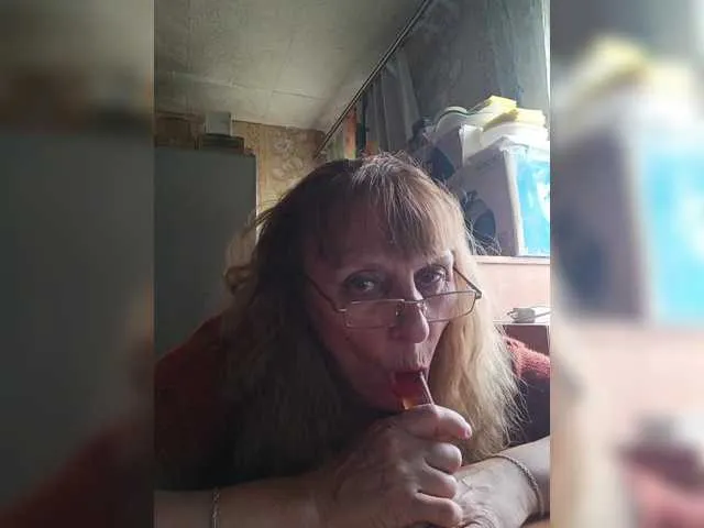 Live sex webcam photo for Sonya48 #292055428