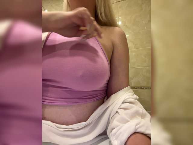 Live sex webcam photo for Sonya699 #274778140