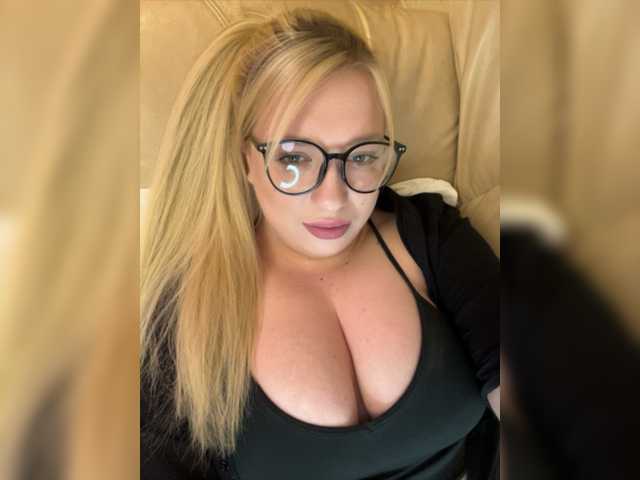Live sex webcam photo for Sonya699 #277890267