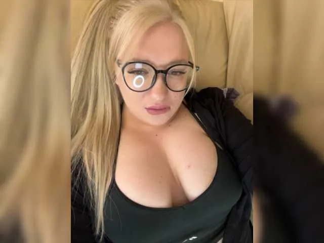 Live sex webcam photo for Sonya699 #278055127