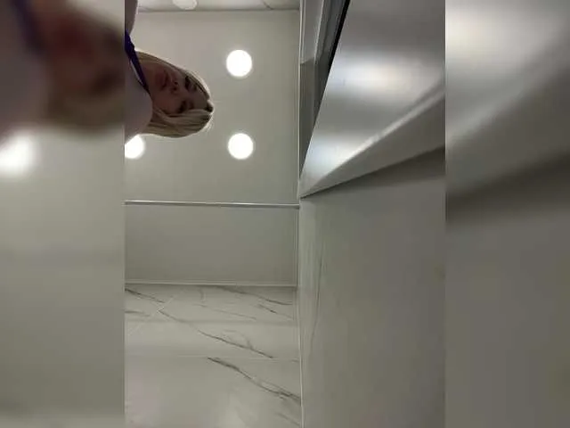 Live sex webcam photo for Sonya699 #291246355