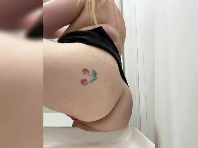 Live sex webcam photo for Sonya699 #291602802