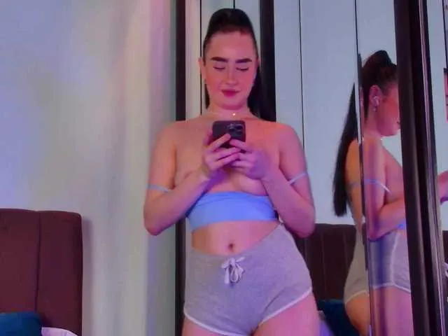 Live sex webcam photo for SonyaFox #277536389