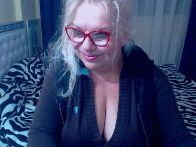 Live sex webcam photo for SonyaHotMilf #292566813