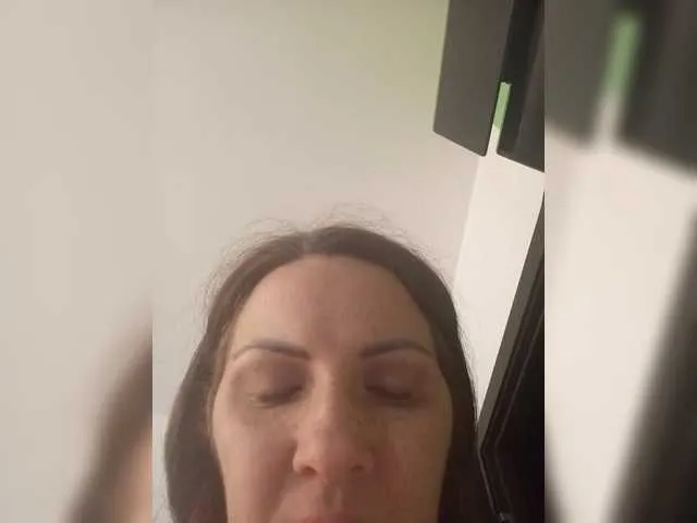 Live sex webcam photo for SonyaManya #291346586