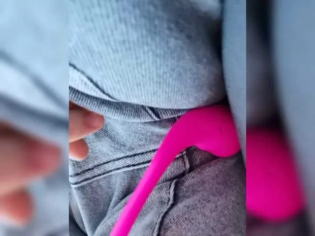 Live sex webcam photo for SonyaSsss #273661373