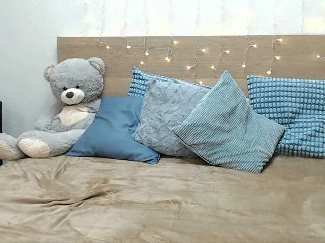 Live sex webcam photo for SopheyMoon #292151382