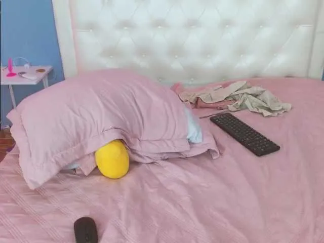 Live sex webcam photo for Sophia-harper #273870446