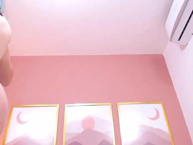 Live sex webcam photo for SophiaBlake #274250892