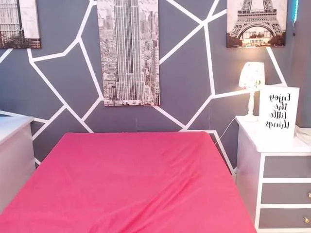 Live sex webcam photo for SophiaHanks #274125889