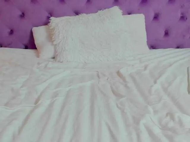 Live sex webcam photo for SophiaMya #276264758
