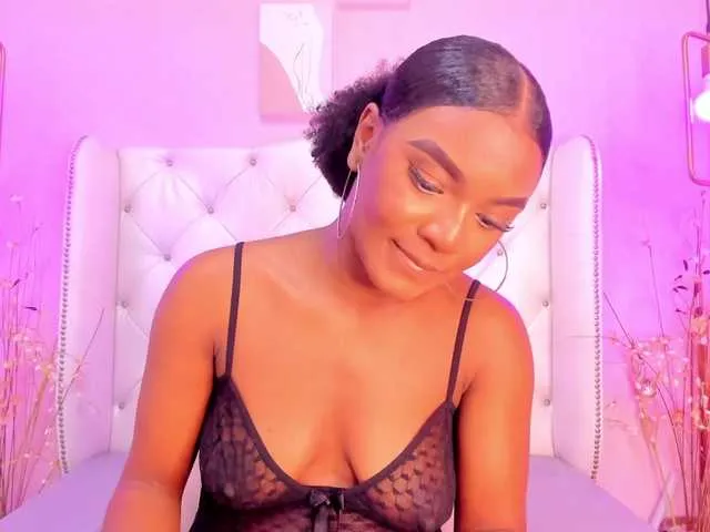 Live sex webcam photo for SophiaSmiiths #282422672
