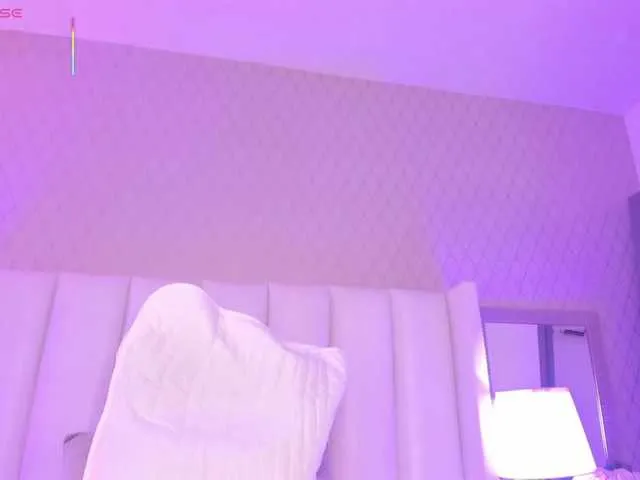 Live sex webcam photo for SophiaSmiiths #291717739