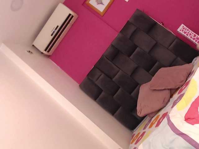 Live sex webcam photo for Sophiaxxx20 #276571030