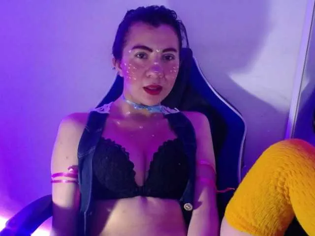 Live sex webcam photo for Sophie-Tomms #272193842