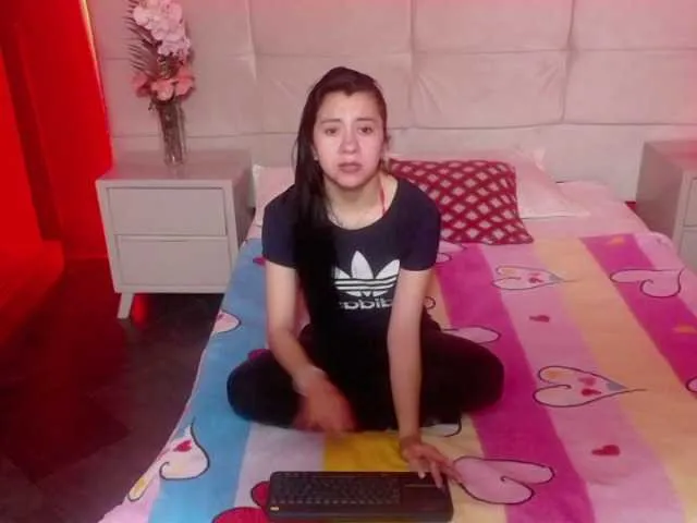 Live sex webcam photo for Sophie-Tomms #272423492