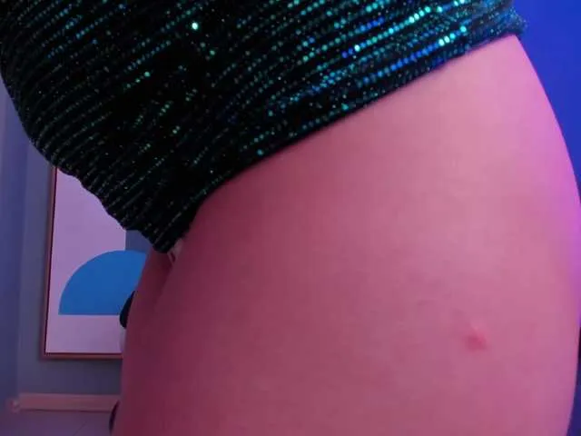 Live sex webcam photo for SophieBarnett #275995965