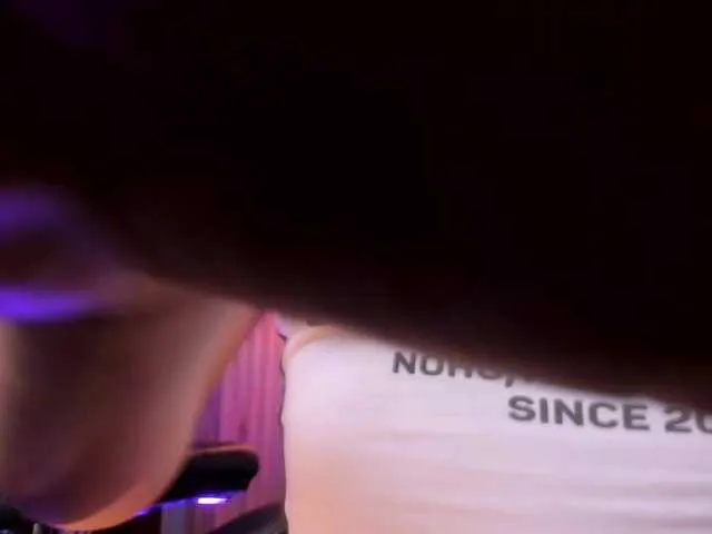 Live sex webcam photo for SophieBarnett #278030296