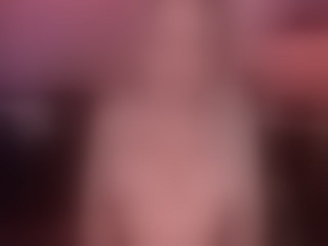 Live sex webcam photo for SophieBarnett #294033480