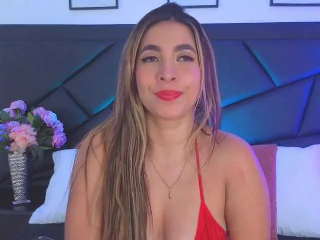 Live sex webcam photo for SophieCarther #292954637