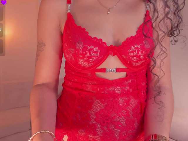 Live sex webcam photo for SophieHouston #290983391