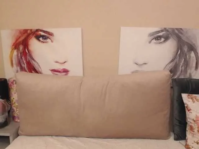 Live sex webcam photo for SophieKiss #289993475