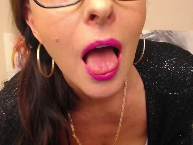 Live sex webcam photo for SophieKiss #290308091