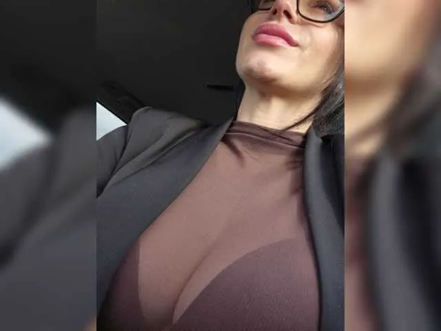 Live sex webcam photo for SophieMary #294206180