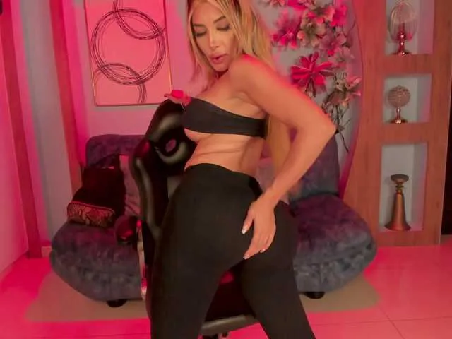 Live sex webcam photo for SophiePalmer #277012810