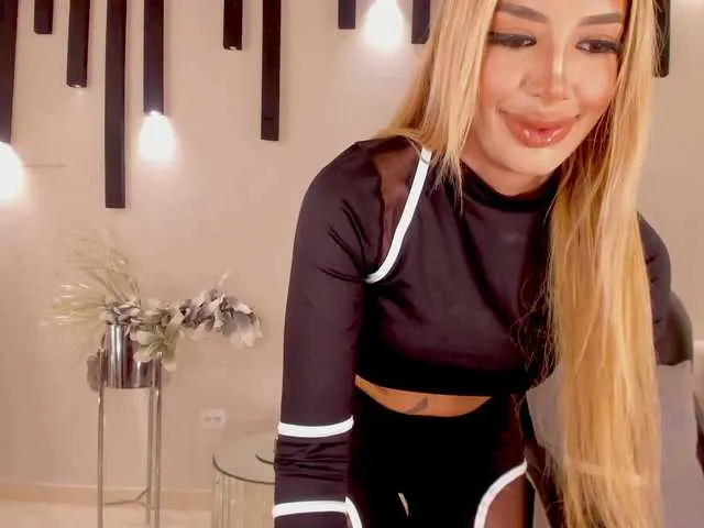 Live sex webcam photo for SophiePalmer #277139257