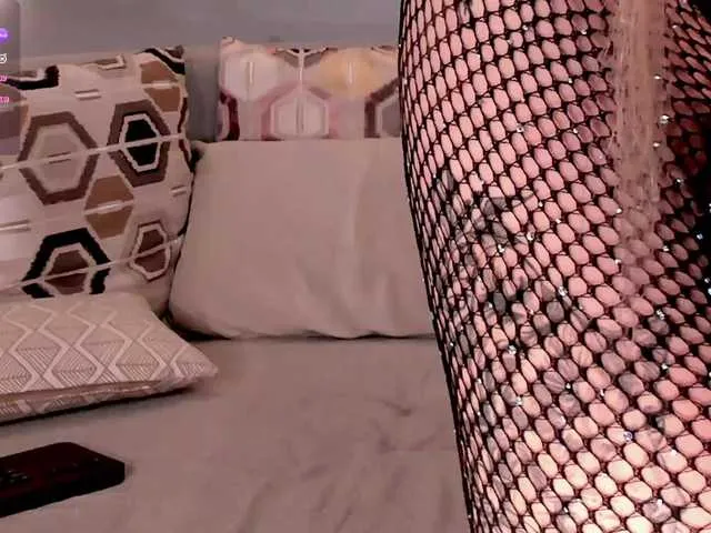 Live sex webcam photo for SophiePalmer #290370090