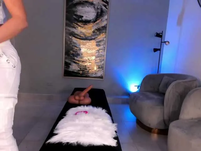 Live sex webcam photo for SophiePalmer #290757573