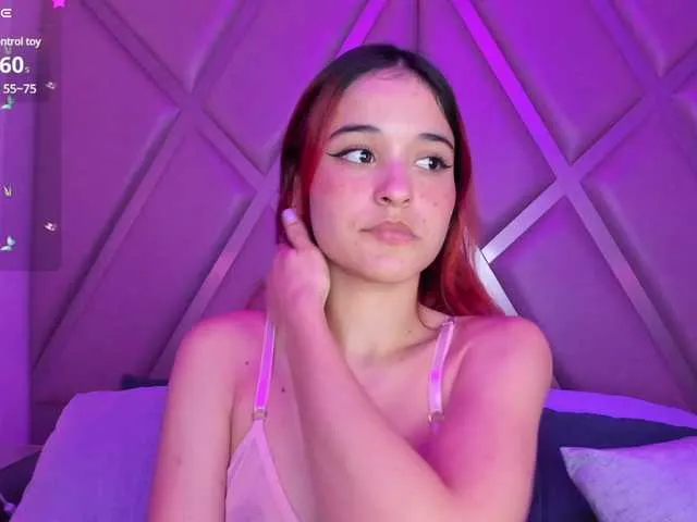 Live sex webcam photo for SophieeJacobs #290288335
