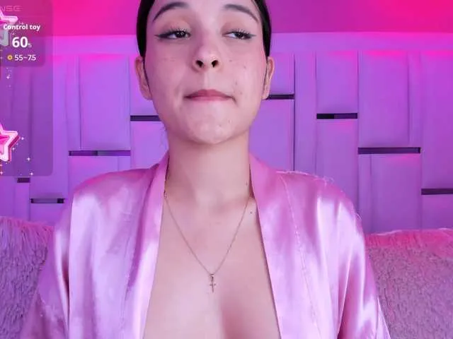 Live sex webcam photo for SophieeJacobs #292243421