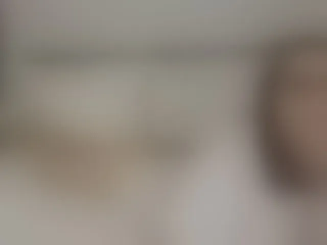 Live sex webcam photo for SophieeRain #291001639