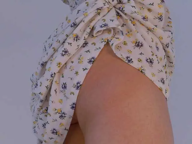 Live sex webcam photo for SophieeRain #291685307