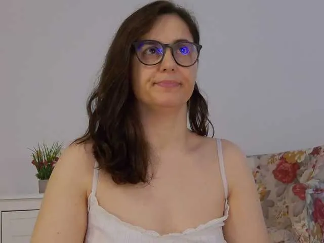 Live sex webcam photo for SophieeRain #291788714
