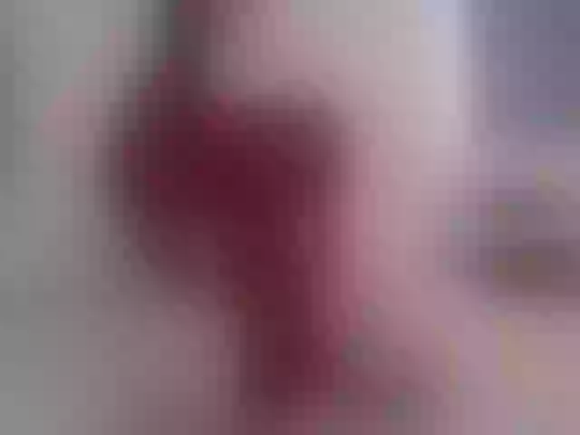 Live sex webcam photo for SophieeRain #292247552