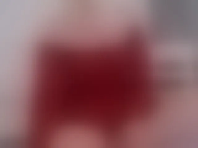 Live sex webcam photo for SophieeRain #292659913