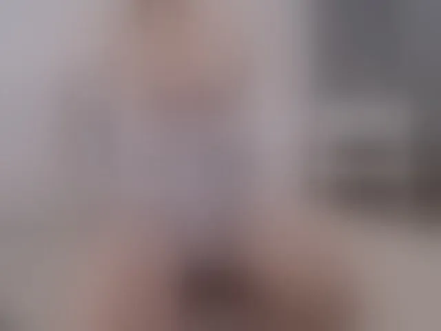 Live sex webcam photo for SophieeRain #292668698