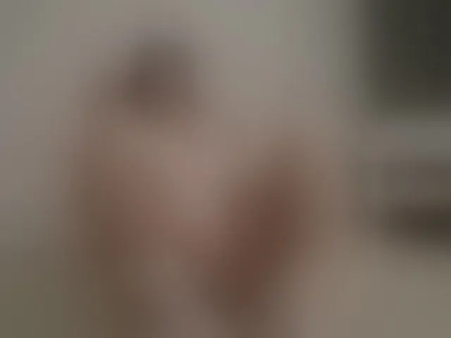 Live sex webcam photo for SophieeRain #293164240