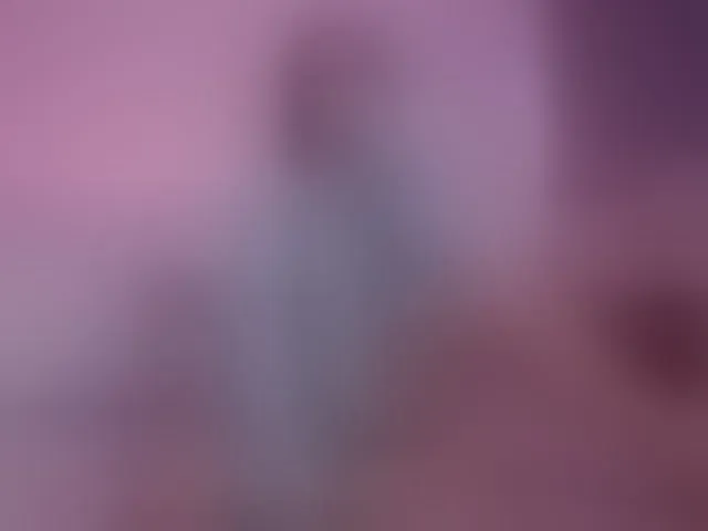Live sex webcam photo for SophieeRain #293707353