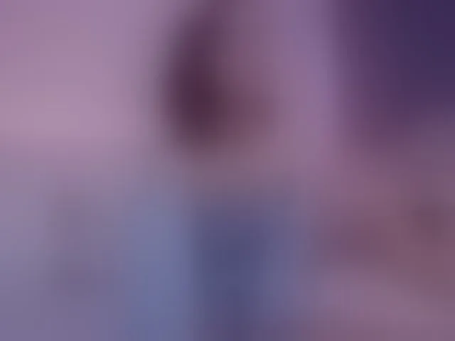 Live sex webcam photo for SophieeRain #293780389